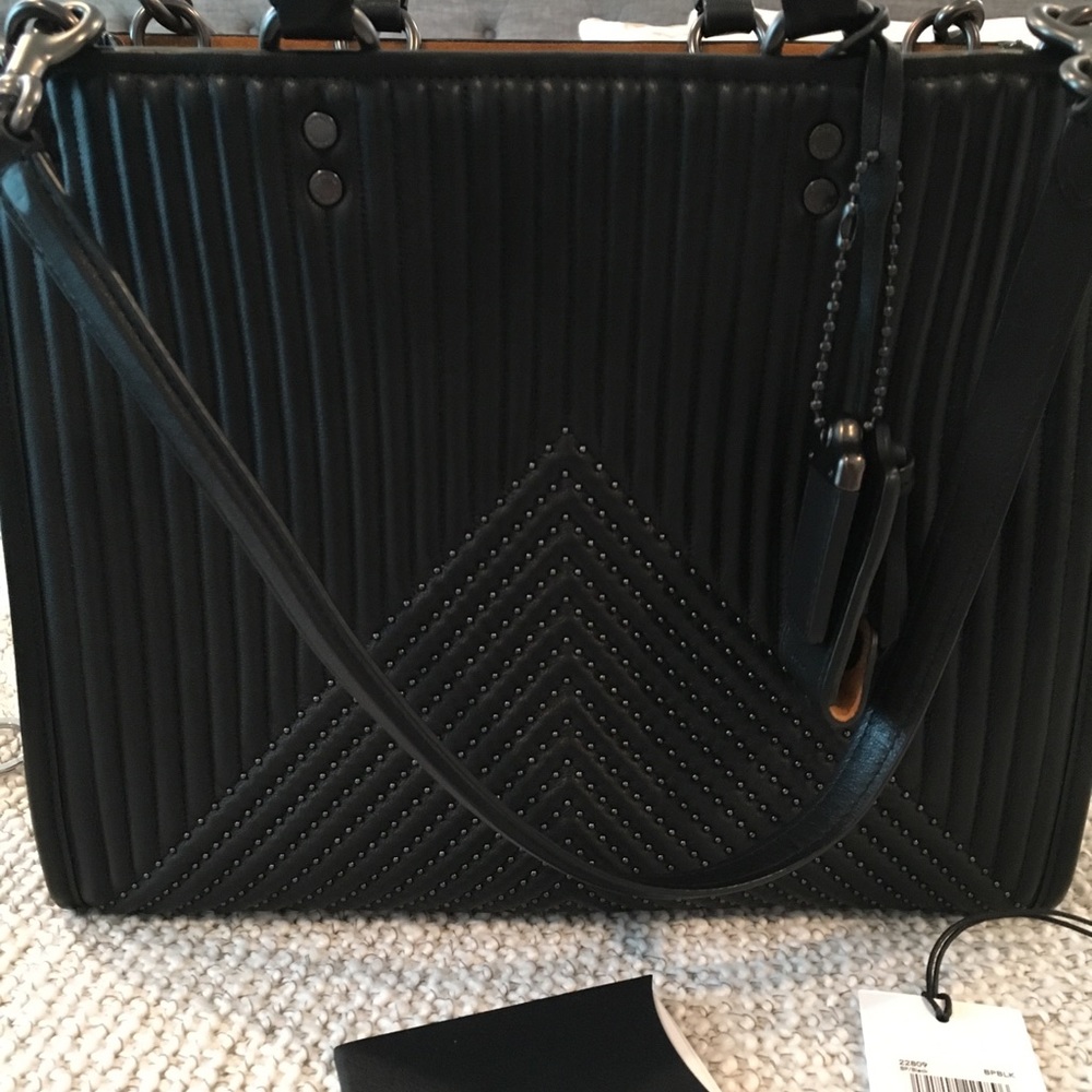 Coach Rogue 1941 with rivets in black